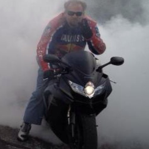 Kenyounglas's profile picture. Verified Account