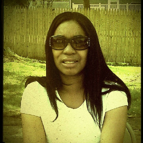 moncher121's profile picture. I love the Lord, my husband and son.