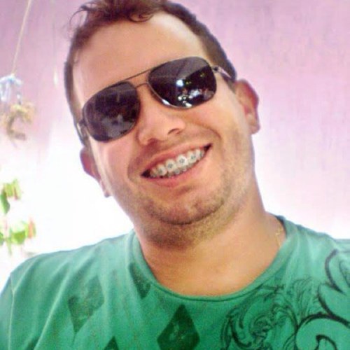 Designer fotográfico de coração, fotografia minha paixão e sempre buscando a perfeição.