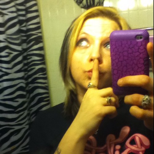 My name is  Crystal Dilly i am 29 born march 27 got 2 girls brooklynn and liberty Dont have many disliked. Dont like drama  and easy to get along with