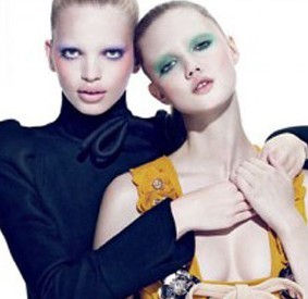 clothingstoresg's profile picture. 