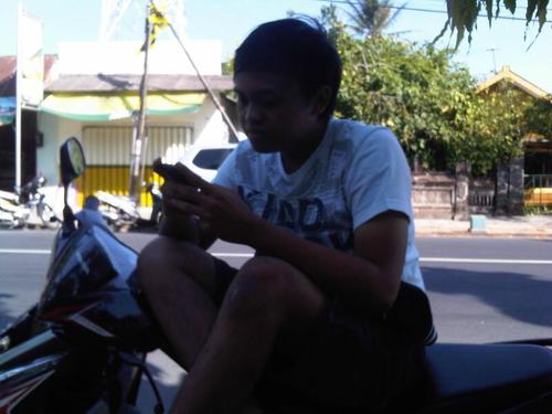 poetrawicaksono's profile picture. Hidup itu INDAH