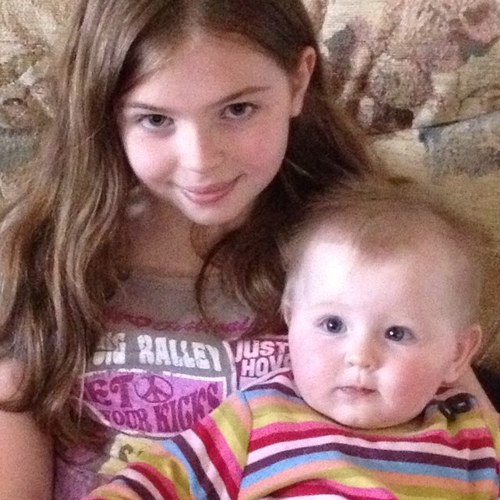 Follow me! I follow back!
I also tweet ur accounts to 1D!
Im Rachel from Northern Ireland.
Follow me please!!!  :D :D :D