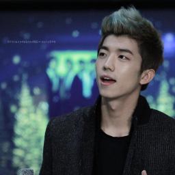 สวัสดีครับ :) ผมจางอูยองบอทครับ  น่ารัก(?) ไร้สาระไปวันๆ ฟอลมาคุยกันเยอะนะครับ   I'm bot not real (@0430yes)