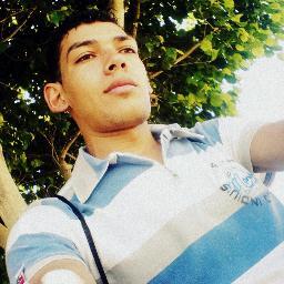 Paraibano da cidade de Campina Grande, 20 anos, Solteiro, Cristão Protestante, Simpático, Elegante // Segue aii que eu sigo de volta !! ;D