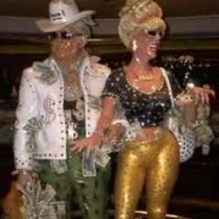 Tweeting for Vegas please follow me!!