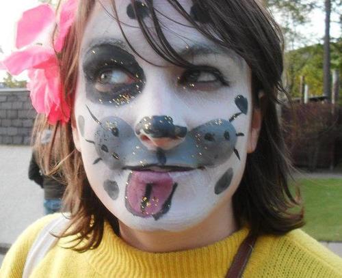 Sazrah78's profile picture. I enjoy stories about robots and baking cakes. Even better if I combine the two.