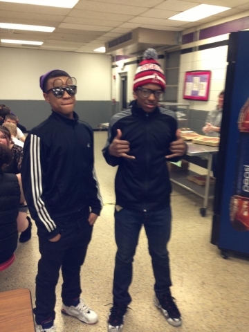 Follow me n i follow back $Time is MONEY$(YOUNG MAINEO)