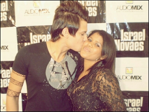 sou a @Dannydenc a fanatica do @IsraelNovaes TT criado no dia 14-09-2012 seguido por ele dia 14-09-2012