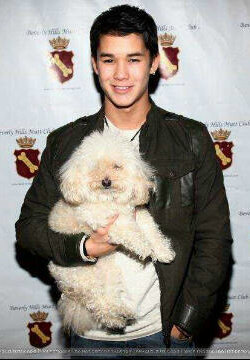 Verified Roleplayer of @TwilightS_INA | Werewolf | @LeahC_INA's young brother | #TeamSeth ♥ | #Genktengil