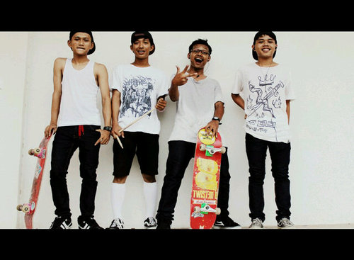 LFWM official  | skatepunk from bandar lampung | CP :08972630632 | andi  | @andi_rosadi1 @adji_krisna@galiholam_lam