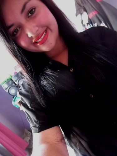 Sou do tipo de garota que adora pessoas sinceras e odeia falsidade;sou do signo de touro tenho 16 anoos e amo festas e baladas;