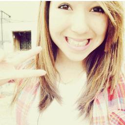 Hoje muitos choram, mas não desistem de viver, hoje muitos choram sorrindo ;)