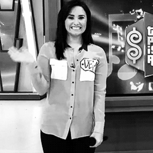 sexy lady bitch, i love @ddlovato and @justinbieber 3 my babys