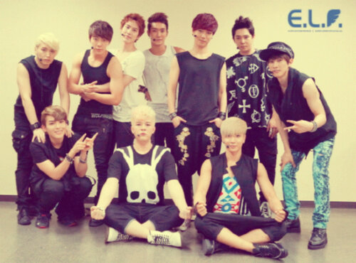 Share all about our SUPERMAN = SUPER JUNIOR!!! Follow us !! ^^)/