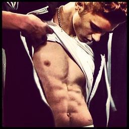 Follow me I follow you..Its that easy. #TeamFollowBack
JUSTIN BIEBER YOU MY LIFE...