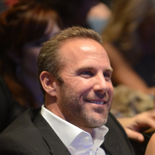 Entrepreneur, investor, CEO. Married and father of 4.