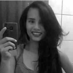 luluddx's profile picture. Sou uma menina muito tranquila,adoro sair com meus amigos,adoro chocolate,e ir ao cinema.