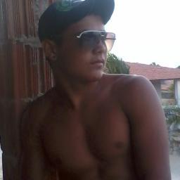 Francis84710077's profile picture. 