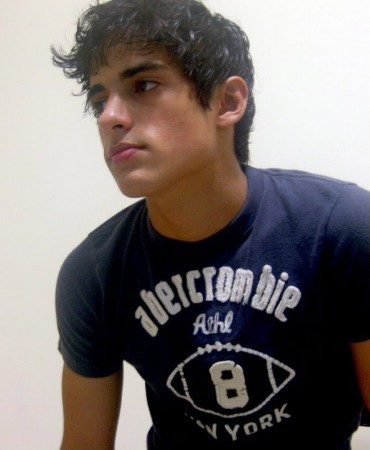 Leonino-18 anos... sincero, confiante, Boom Amiigo, Boom Namorado...
  -A arte de lutar é um desafio para realizar seeus  `sonhos!