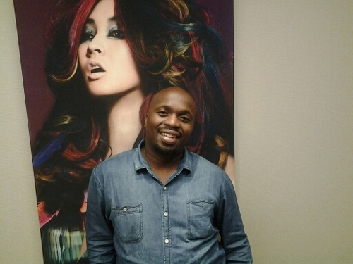husband ,father of 3,media&corporate hairstylist/salon owner and enterpreneur(bookings call 0824481734 / 0828390836 or email mxolisi .moepimzet @gmail .com )