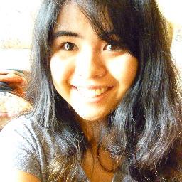 Lee_Naomi's profile picture. Caindo, quebrando tudo, rindo, falando besteira e virando seu mundo de ponta-cabeça desde 1996.