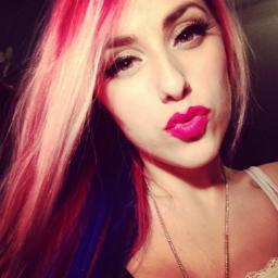 Blogger / Girl who knows it all! i can follow back!