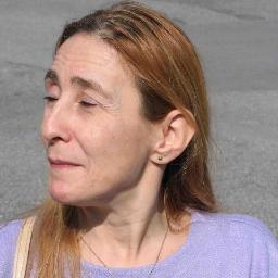 DALL'ETA' DI CIRCA 24 ANNI SONO INVALIDA A CAUSA DI UNA MALATTIA EREDITARIA CHE MI HANNO TRASMESSO I MIEI GENITORI, LORO PORTATORI SANI!!!!