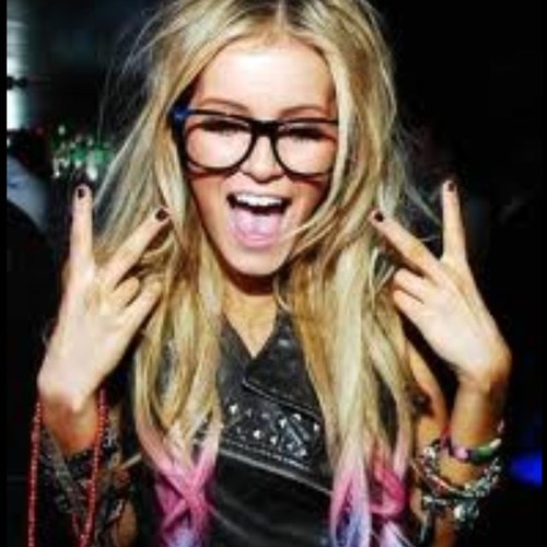 mimi_rieser's profile picture. Hello and Welcome this account is for girls that like boys,makeup,boys shirt less,realtionships,animals,summer,hanging with friends and more (: