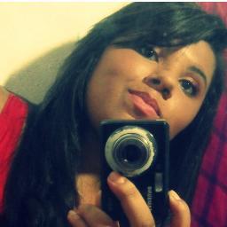 Deus em primeiro lugar sempre *-*,amar a Deus sobre todas as coisas esse é meu lema.Estudante,libriana,adoro maquiagem e  esmaltes.
