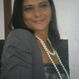 sou alegre,descontraida e muito amiga......mas as vezes triste tbem ,mas nao deixo de lutar,afinal todos tem seus altos e baixos