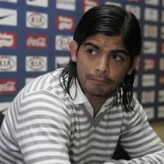 NeverBanegaFake's profile picture. Mi jovi ? Llegar tarde con retraso a los entrenamientos ( Aunque el retraso da igual , lo que importa esque llego tarde ) y quemar ferraris .