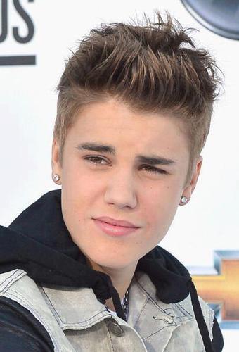 I love justin bieber and quero boy belieber belieber and know that I love you boy I'm belieber :)