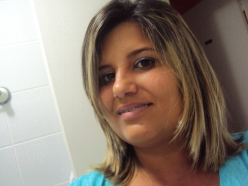 amo minha família , meus amigos .., passear e curtir a vida................... ser feliz sempre será o meu objetivo