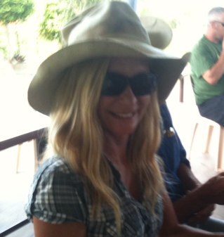 Trucker DG MC. Love riding my sports bikes. Former surfer, designer, full-time Mum.  I admire courageous people, people with courage for all the right reasons.