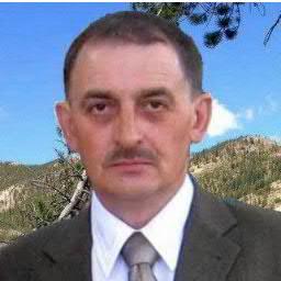Люблю туризм  и рыбалку, конструировать и мастерить.
