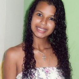 Eu ? aah ..  uma garoota muiito Feeliz (: