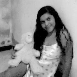 -Uma Pessoa Inesquecível ,engraçada ,quer me ajuda muiito,sempre está comigoo ,especial ,bestta , chata mais amoo.@niedjarafaela1 Aki!
