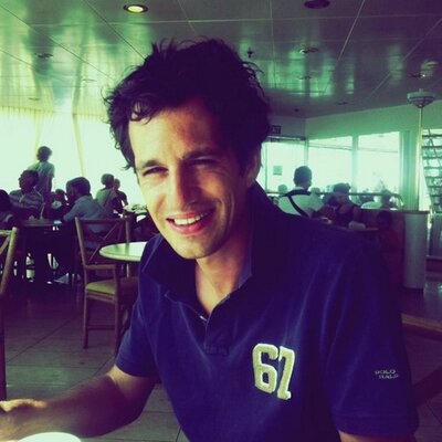 Profile Picture of Neil Maxine (@maxine_neil) on Twitter