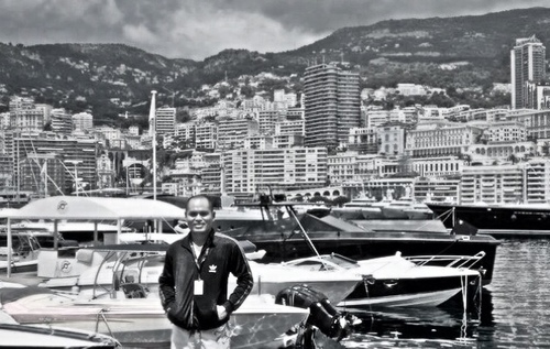 rzq011's profile picture. 