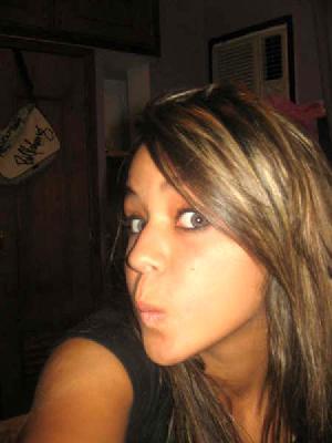 Estudiante , y amante de la vida , Vive y deja vivir....De lo demas me encargo yo :))