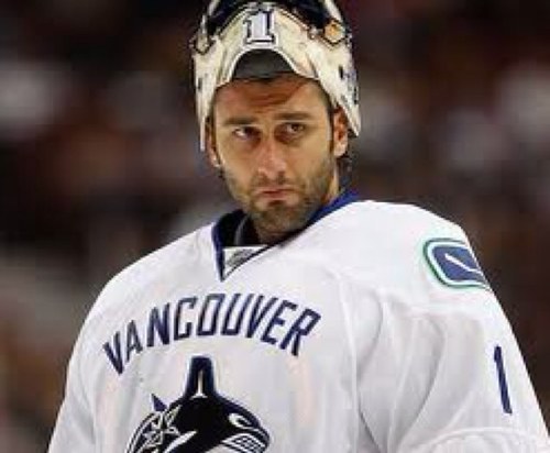 Proffesional golfer part time tendy, siv since forever. The fans hate me i hate the fans #parody Gimme a follow eh!