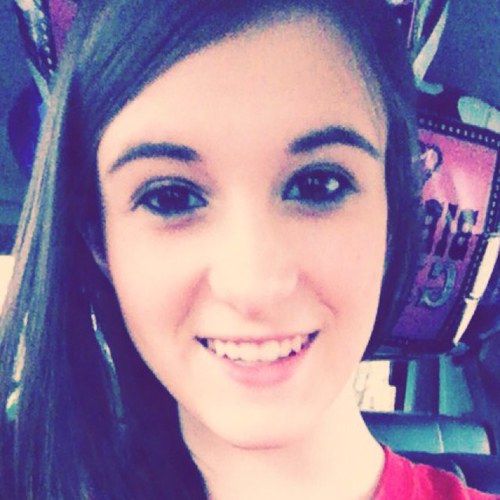 Hey my name is kelli!!!! I love hanging out wirh friends and im the sweetest person u will ever meet in ur life!!!!!!3