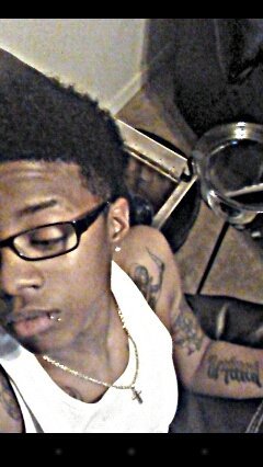 in the rainbow,tonguing ya bitch down!
#libra
#swag lik no otha
#im me nd kud give a fuck about yo feelinz KOZ IM KODAK BIIITXH! swallow sum!