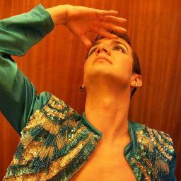 Profesor, Bailarín y Coreógrafo de Danzas y Folclore Árabe, implementado la técnica Clásica y Contemporánea.