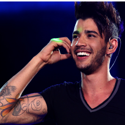 Sou de Goiânia e Fã apaixonada pelo @Gusttavo_lima e ele Seguiu dia 26/10 ... Detalhe o FC foi feito dia 24/10 =D