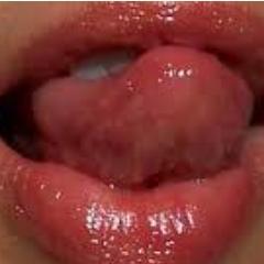 Sou mulher e não respondo sobre minha vida pessoal,esses contos são tirados de um site que trago para vocês delirarem com as histórias espero que gostem,kiss!