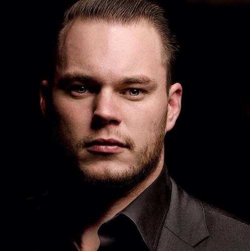 TheUltraAgent's profile picture. Exclusive agent to UltraVillain's Tobias Schuch