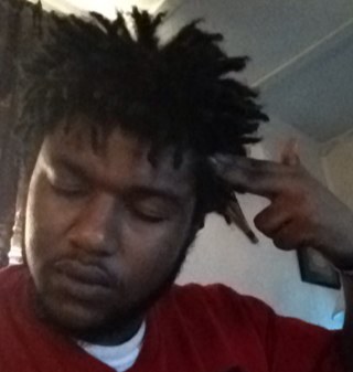itz ya boi Dee... rap name Dee Burner.. juz kooln on da moon as always.. kuz ima ah kool dude.. fwm.