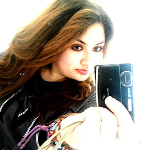 mimiFlores01's profile picture. Love drawing, playing piano and guitar!! Love to spend time with my friends, especially at the beach :)